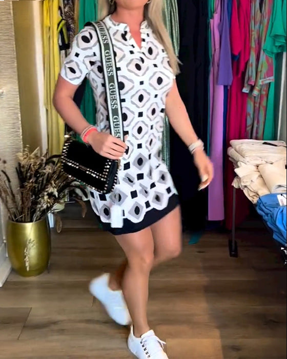 Sukienka z krótkim rękawem i nadrukiem V-Neck