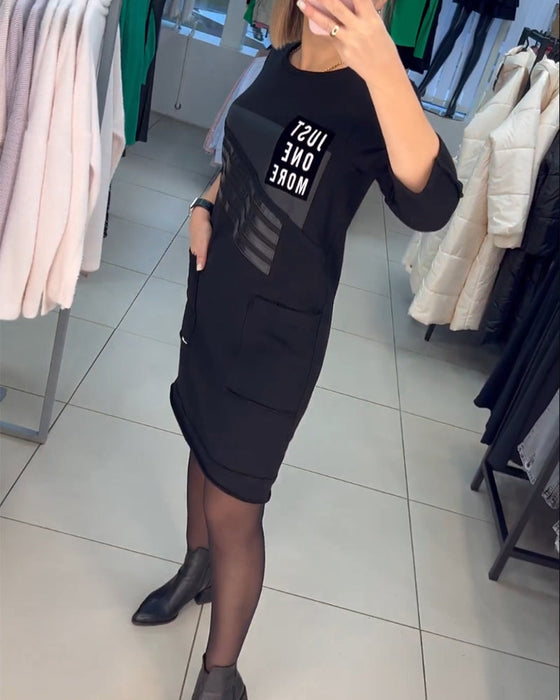 Sukienka z kieszeniami i nadrukiem