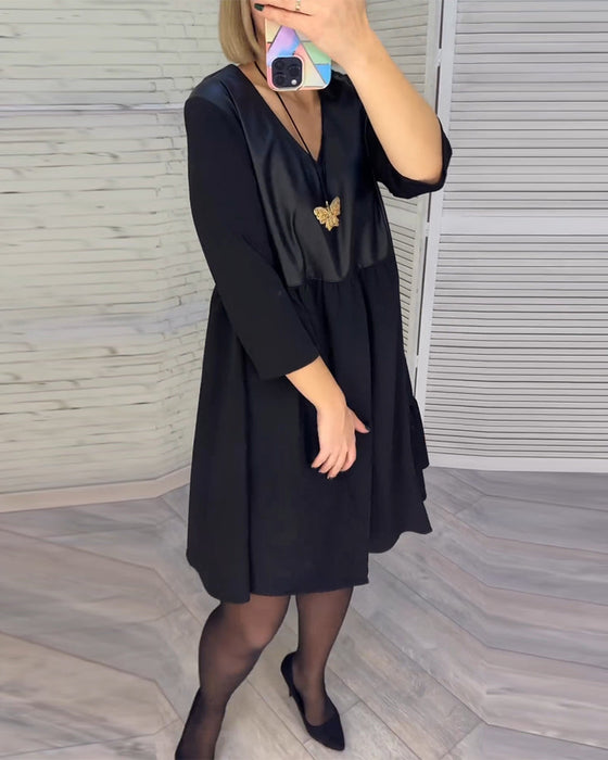 Patchworkowa sukienka z dekoltem w kształcie litery V