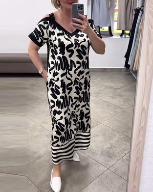 Sukienka z krótkim rękawkiem i odkrytymi ramionami