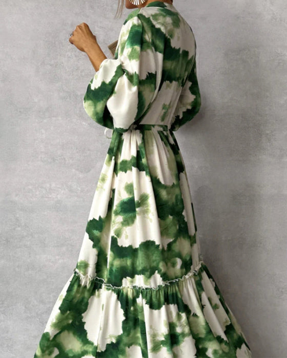 Elegancka sukienka w kolorze tie-dye z patchworkowym sznurkiem i baloniastym rękawem