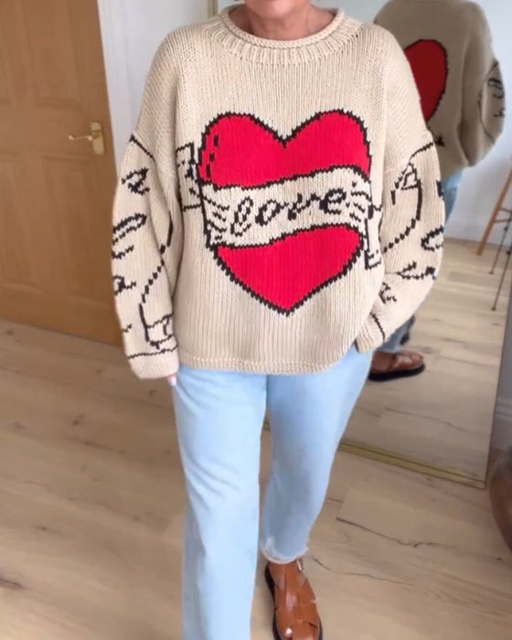 Sweterek z motywem miłosnym