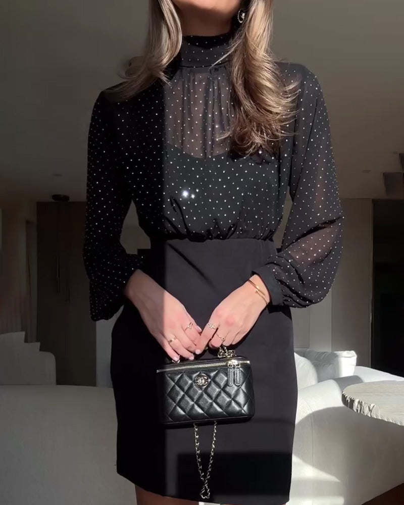 Elegancka Sukienka Z Wysokim Kołnierzem I Patchworkiem