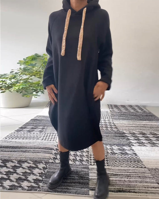 Sukienka z kapturem w jednolitym kolorze