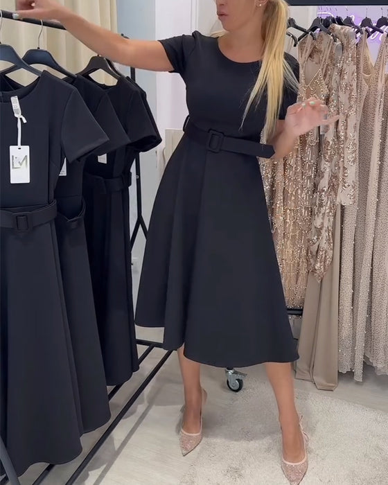 Sukienka Okrągły Dekolt Krótki Rękaw Związana W Talii Linia A