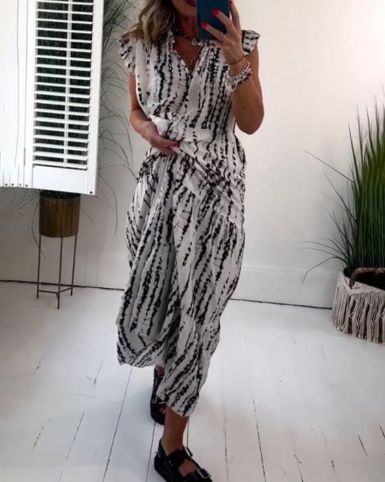 Sukienka z dekoltem w serek i nadrukiem