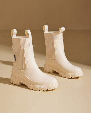 Wodoodporne i antypoślizgowe buty typu martin