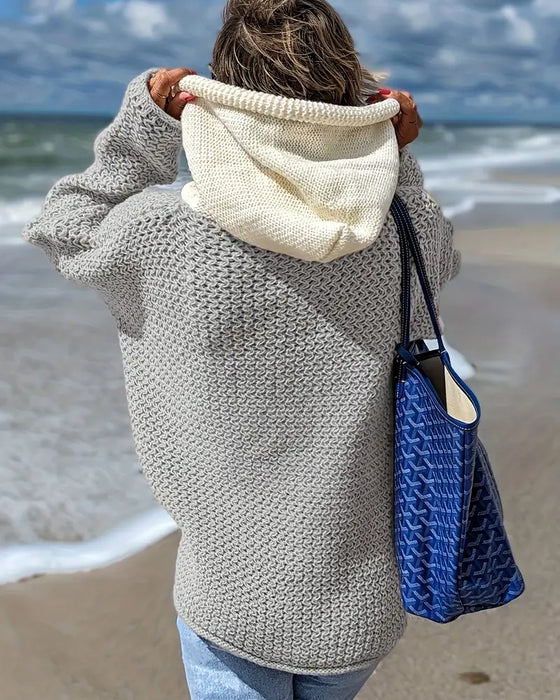 Sweater Z Młodzieżowy, Kaptur I Blok Kolorów Cechami