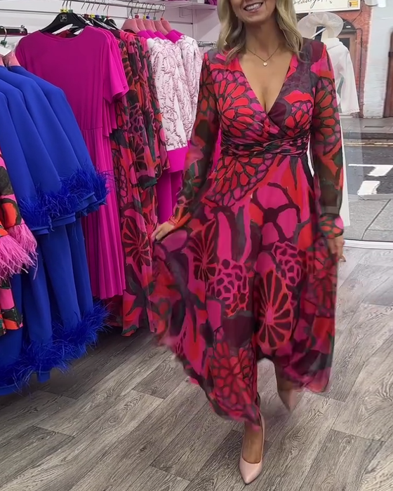 Sukienka z głębokim dekoltem w kształcie litery V i szerokim dekoltem