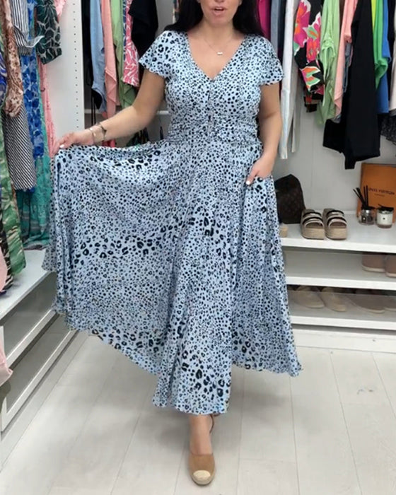 Sukienka z krótkim rękawem i dekoltem w szpic