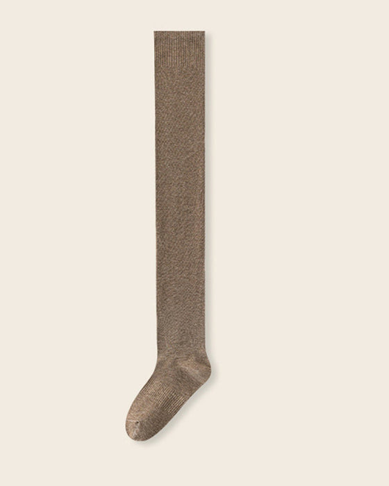 Pogrubione wysokie pończochy