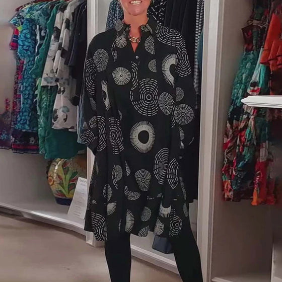 Sukienka z geometrycznym nadrukiem